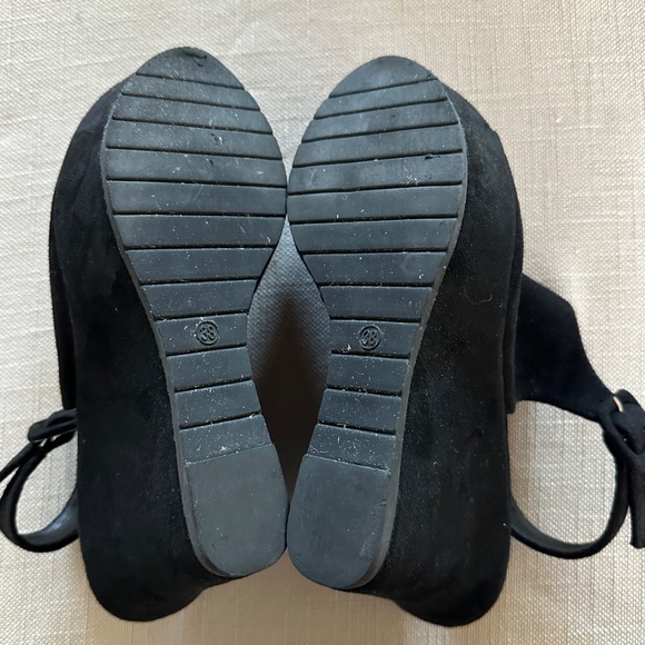 MADDEN GIRL FAUX SUEDE WEDGE SANDALS SHOES LADIES SIZE 8 38 - Picture 4 of 4